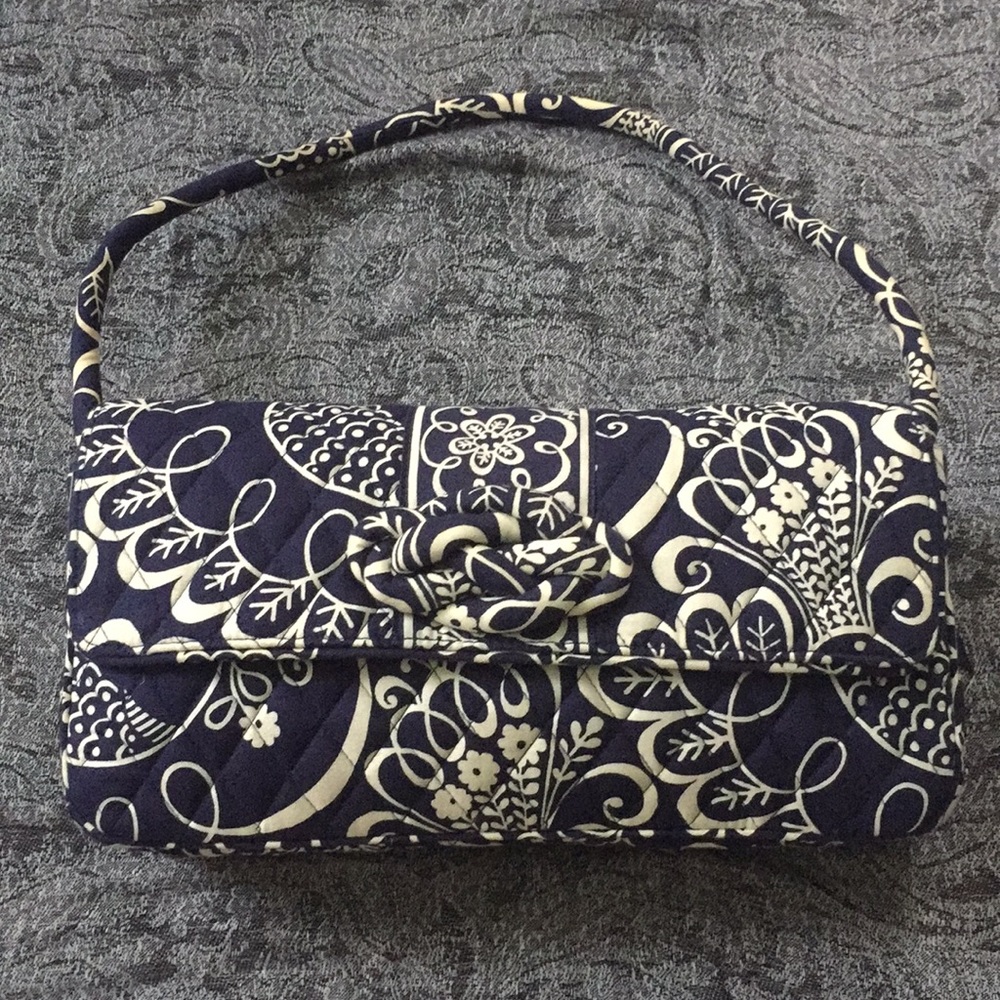 Vera Bradley "Knot Just a Clutch" in Twirly Birds